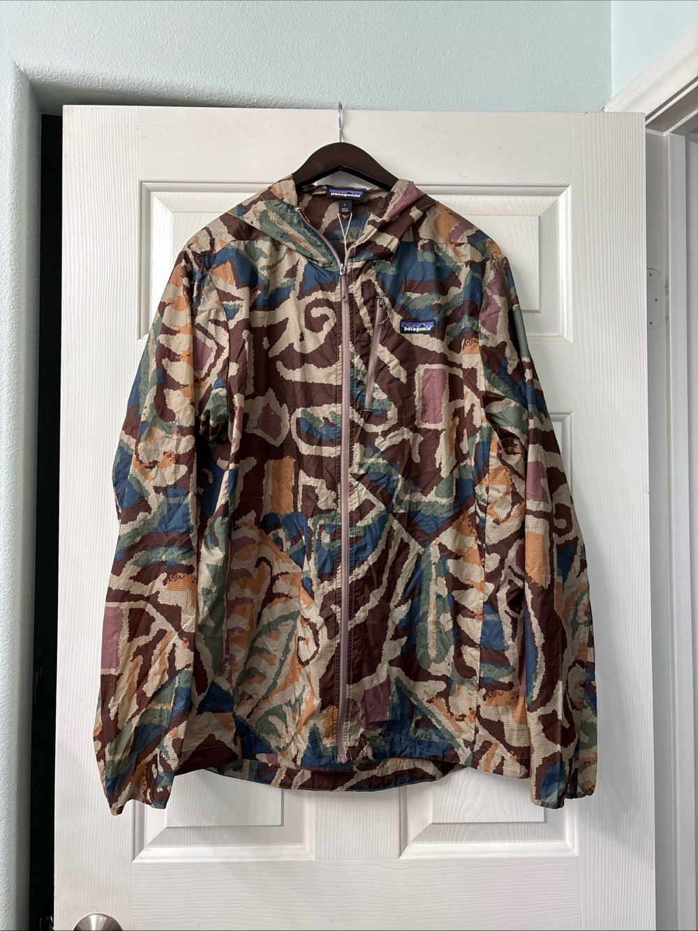 Patagonia Multicolor Men's Hooded Windbreaker size L